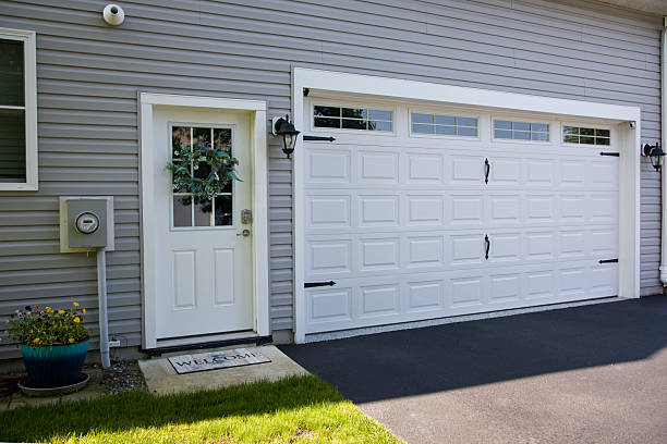 24/7 Emergency Garage Door Roller Replacement experts in Thermal, CA